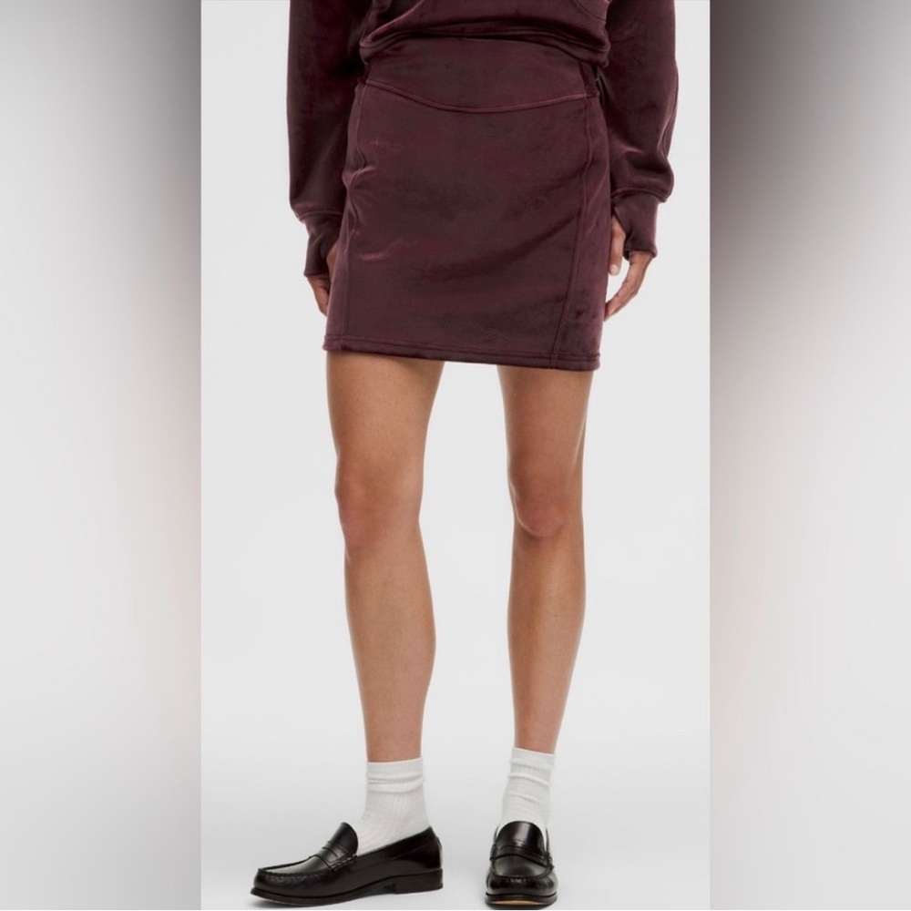 Lululemon Scuba High-Rise Mini Skirt *Velvet - Garnet